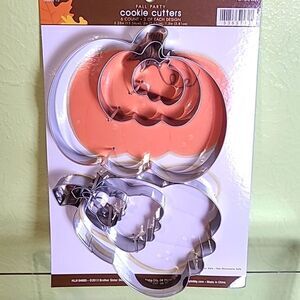 Brother Sister Design - 2 Sets of 3 Fall Cookie Cutters in Pumpkin Shapes, NWOT